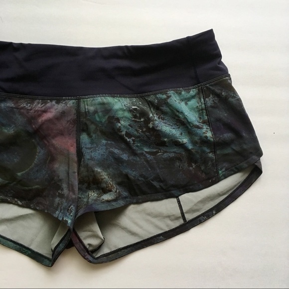 Lululemon Speed Up Shorts Radiant Multi Midnight 6 - Picture 3 of 8